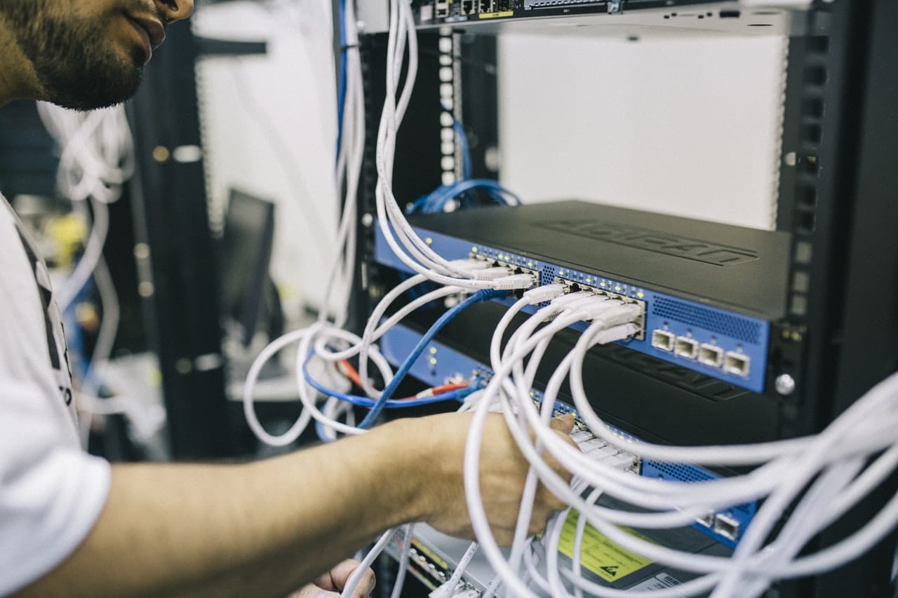 installing-cabling-networks-header-image